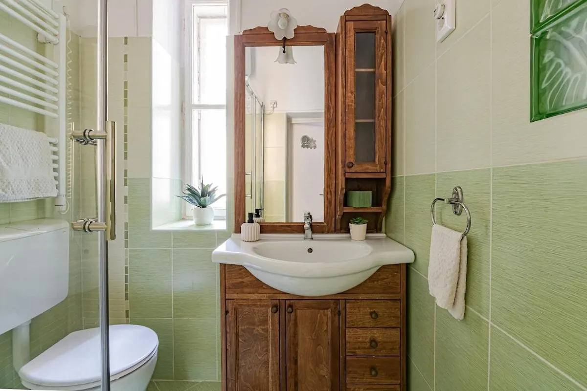 Cosy Studio Apartment In The Heart Of Budapest Hungary